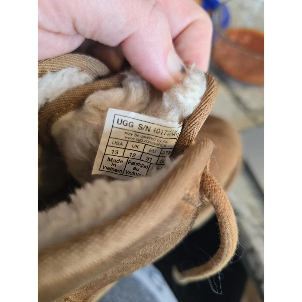 UGG Kids' Neumel II Sheepskin Chukka Boots size.13
